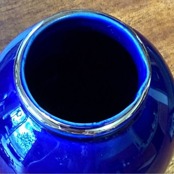 Vintage Hand Painted Ceramic Japanese Cobalt Blue and Gold Peacock Vase 6” - Picture 6 of 10